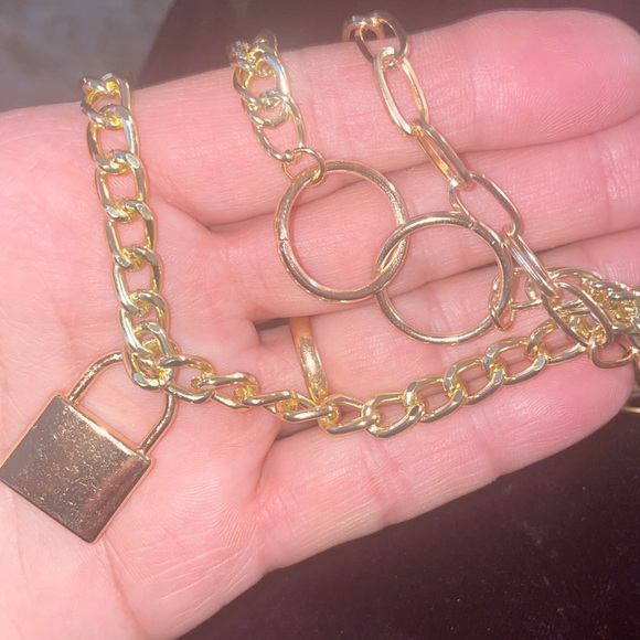 Jewelry - Three set necklaces